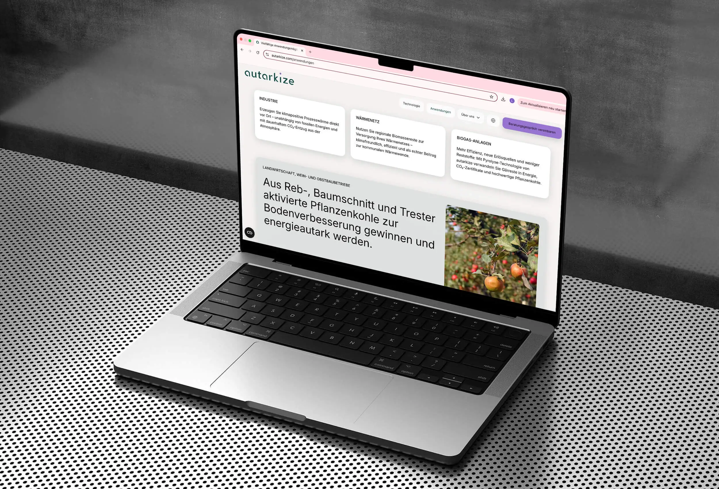 autarkize Website am Laptop